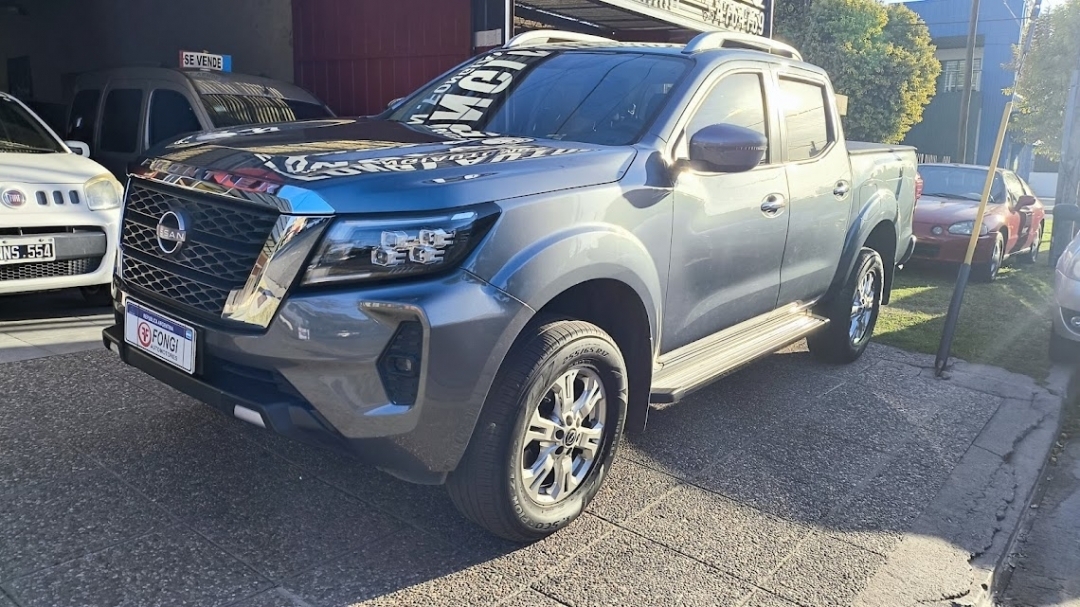 Nissan Frontier 2.3D XE 4x2 MT 2023