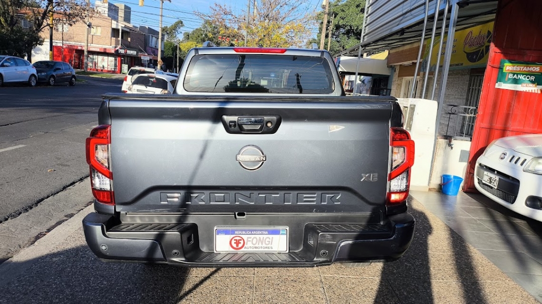 Nissan Frontier 2.3D XE 4x2 MT 2023